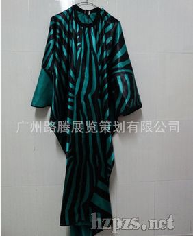 斑馬黑白紅色圍布