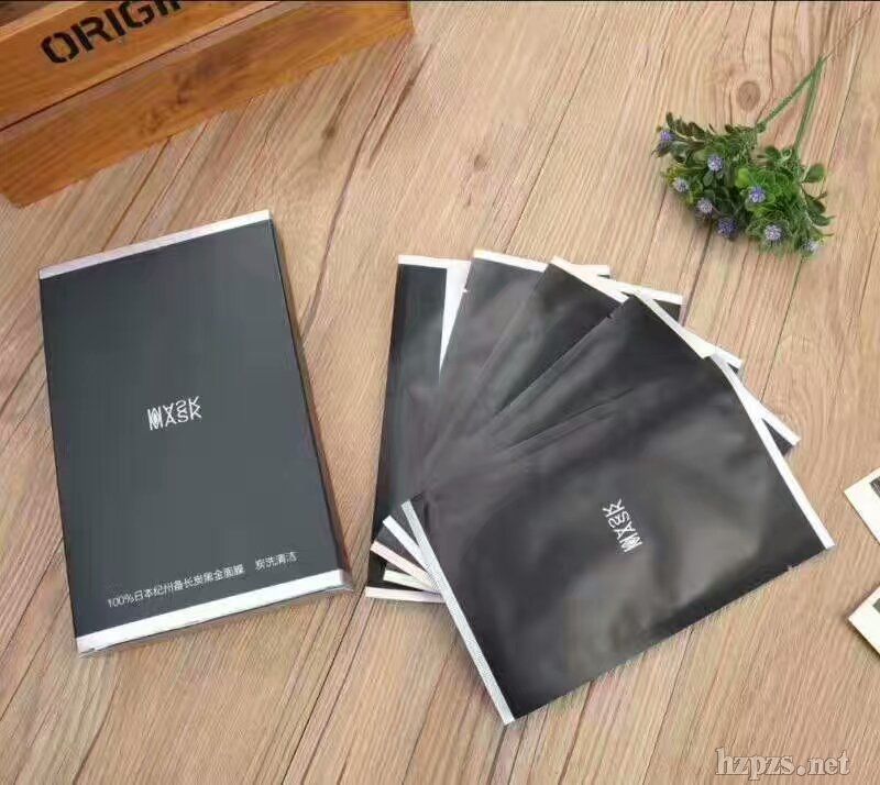 紀(jì)州備長(zhǎng)炭黑金面膜