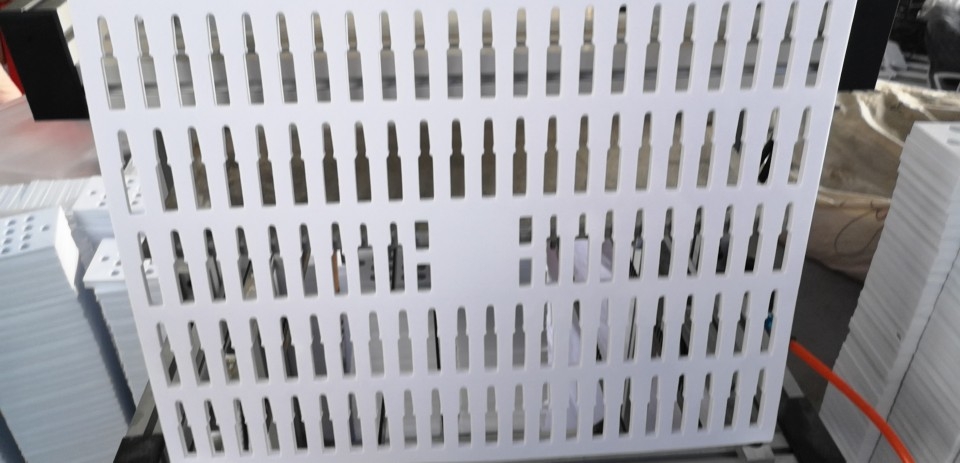 ��Ʒ�а��b���yƷ�а��b